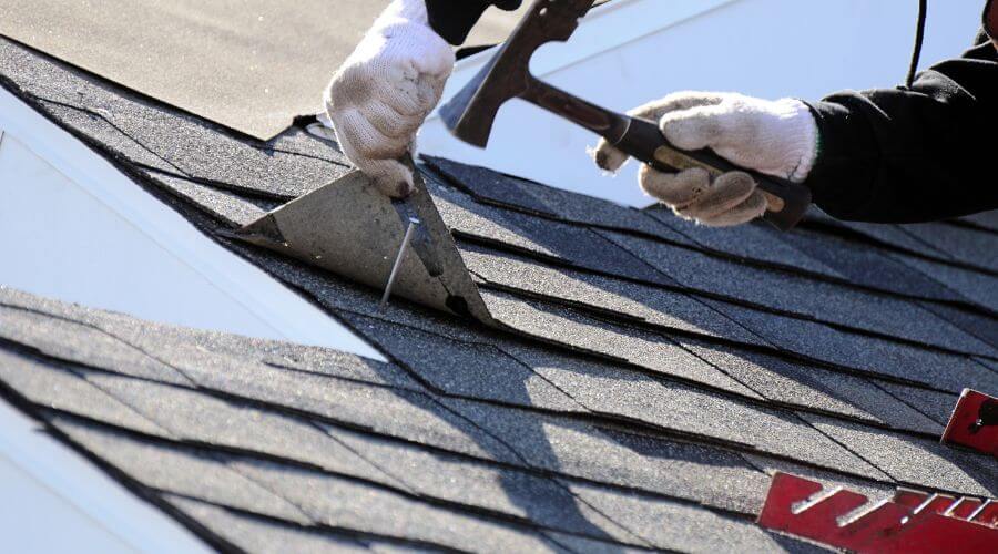 Professional gutter cleaning in Freeland, MI